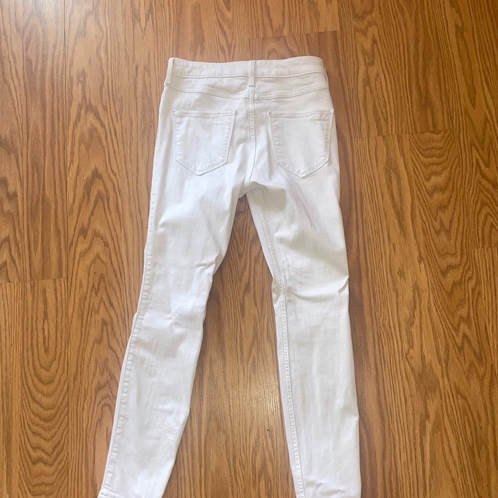 Hollister high rise jeggings in white.